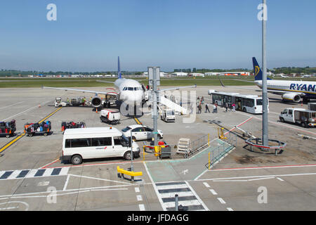 Flughafen Edinburgh - aussteigen Stockfoto