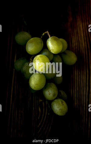 Essen in Dunkelheit und Licht Stockfoto