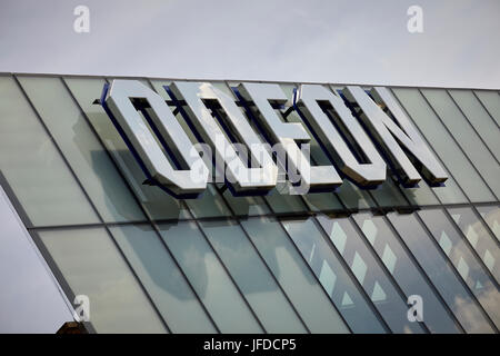 Mischen von alten und neuen Oldham Odeon-Kino in The Old Town Hall Entwicklung, Parliament Square, Greaves Street Stockfoto