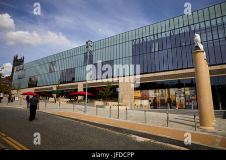 Mischen von alten und neuen Oldham Odeon-Kino in The Old Town Hall Entwicklung, Parliament Square, Greaves Street Stockfoto