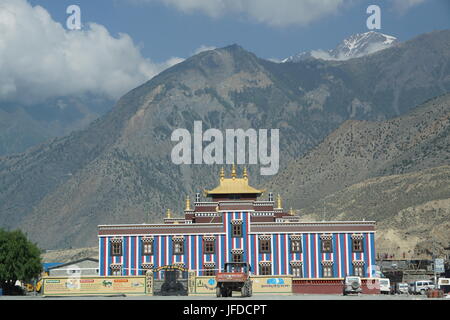 Die bunten buddhistischen Kloster in Jomsom, Nepal Stockfoto