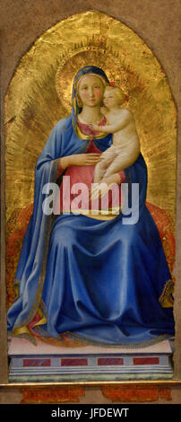 Madonna und Kind inthronisiert 1435 Fra Giovanni da Fiesole (Beato Angelico) - Fra Angelico - Guido di Pietro 1395-1455 war ein frühen italienischen Renaissance-Maler Italien Italienisch Stockfoto