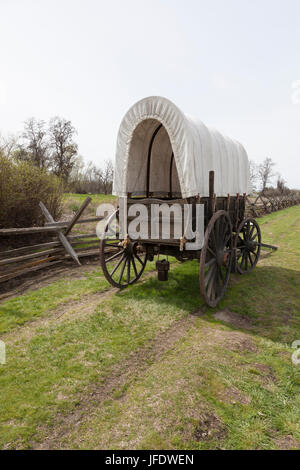 Walla Walla County, Washington: Replica Oregon Trail Wagen am Whitman-Mission National Historic Site. Ursprünglich gegründet als ein Denkmal von nationaler Stockfoto