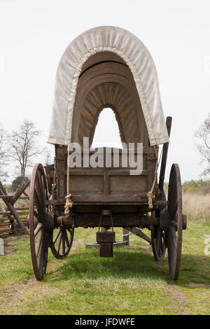 Walla Walla County, Washington: Replica Oregon Trail Wagen am Whitman-Mission National Historic Site. Ursprünglich gegründet als ein Denkmal von nationaler Stockfoto