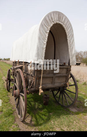 Walla Walla County, Washington: Replica Oregon Trail Wagen am Whitman-Mission National Historic Site. Ursprünglich gegründet als ein Denkmal von nationaler Stockfoto