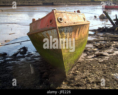 Bowling-Hafen Graving Docks Forth und Clyde Kanal Wracks warten auf aufbrechen Stockfoto