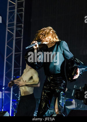 GoldFrapp spielen die John Peel Stage beim Glastonbury Festival of Contemporary Performing Arts 2017 Stockfoto