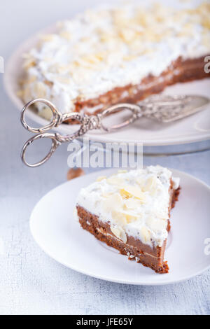 Ein Stück Karottenkuchen Stockfoto