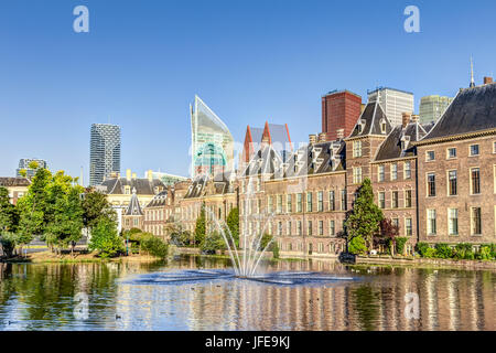 Binnenhof und Skyline in Den Haag Stockfoto