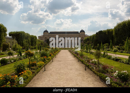 Ein Blick auf den Botanischen Garten Jardin des Plantes und Natural History Museum, Grand Galerie der Evolution. Stockfoto