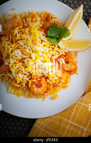 Indische Biryani mit Garnelen Stockfoto