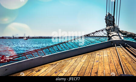 Blick auf Coronado in San Diego Bucht von einem Segelschiff. Stockfoto