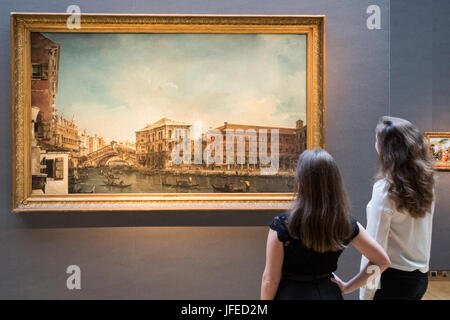 London, UK. 30. Juni 2017. Im Bild: Francesco Guardi Meisterwerk der Rialto-Brücke mit dem Palazzo dei Camerlenghi schätzen auf Anfrage.  Christies vorliegenden Highlights aus ihren bevorstehenden Altmeister Evening Sale am 6. Juli 2017 bei Christie's Classic Week. Stockfoto