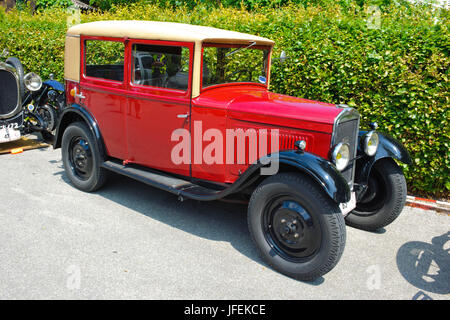 Oldtimer-Rallye "Herkomer Konkurrenz" in Landsberg Lech für mindestens 80 Jahre alten Autos, hier mit Peugeot 201 Berlin, Baujahr 1929 Stockfoto