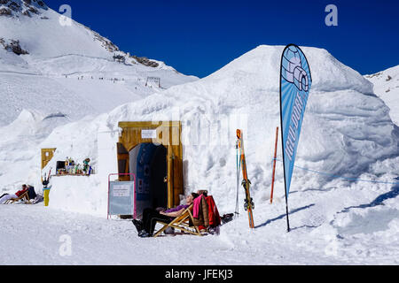 Das Iglu-Dorf, Bar und Hotel Zugspitze, Alpen, Bayern, Deutschland, Europa Stockfoto