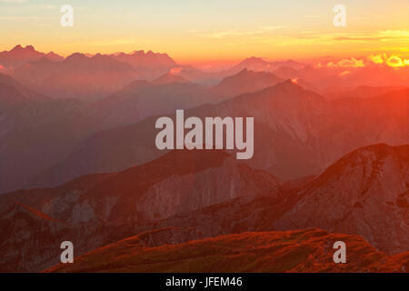 Österreich, Tirol, Maurach am Achensee, Sonnenuntergang in der Hochiss Stockfoto