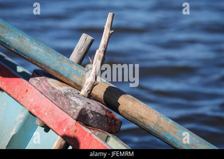 Chile, Araucania, Lago Budi, Llaguepulli, Mapuche, Boot, Paddel Stockfoto