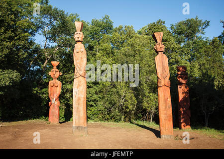 Chile, Araucania, Temuco, Mapuche, Gebet Feld Nguillatan, rituelle Figuren Stockfoto