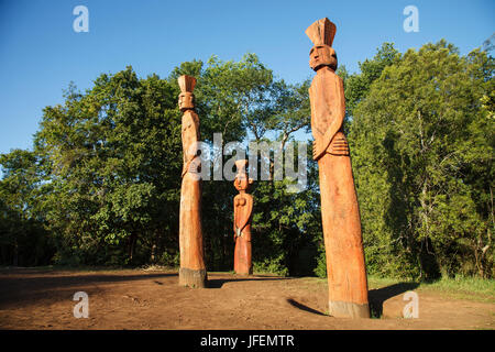 Chile, Araucania, Temuco, Mapuche, Gebet Feld Nguillatan, rituelle Figuren Stockfoto