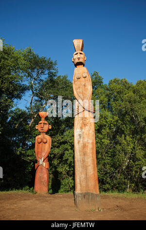 Chile, Araucania, Temuco, Mapuche, Gebet Feld Nguillatan, rituelle Figuren Stockfoto