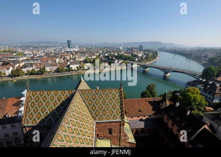 Schweiz, Basel, Blick von der Kathedrale, das Kloster und die Wettsteinbrücke(Wettstein Bridge) Stockfoto