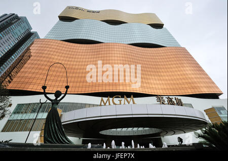 China, Macau, MGM Hotel und Casino, Statue in bronze-Alice im Wunderland von Salvador Dali Stockfoto