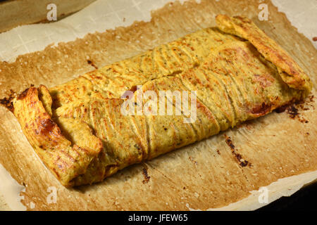 Niedrige Carb Blumenkohl stromboli Stockfoto