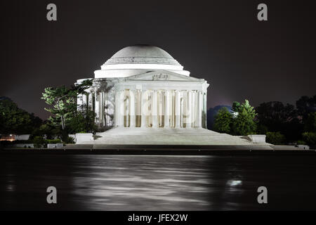 Jefferson Memorial aus über den Potomac River in der Nacht, Washington DC Stockfoto