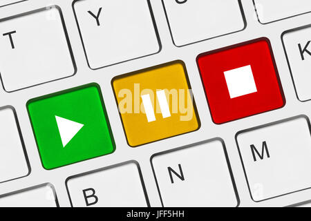 Computer-Tastatur mit Play und Stop Tasten Stockfoto