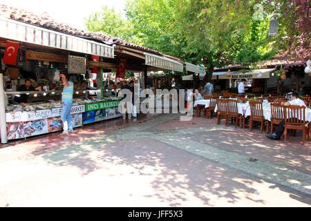 FETHIYE, Türkei 31. MAI 2017: Fische zum Verkauf zu einem beliebten Fischmarkt in Fethiye, Türkei, 31. Mai 2017 Stockfoto