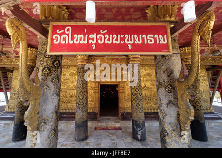 Außenansicht der Wat Mai Suwannaphumaham (aka inkl. Mwst.) Tempel, Luang Prabang, Laos, Asien Stockfoto