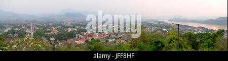 Panoramablick von Luang Prabang vom Mount Phou Si, Laos, Asien Stockfoto