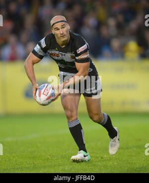 Danny Houghton von Hull FC in Aktion während des Betfred Super League-Spiels beim „Mend-A-Hose Jungle“ in Castleford. DRÜCKEN SIE VERBANDSFOTO. Bilddatum: Freitag, 30. Juni 2017. Siehe PA Story RugbyL Castleford. Bildnachweis sollte lauten: Anna Gowthorpe/PA Wire. EINSCHRÄNKUNGEN: Nur für redaktionelle Zwecke. Keine kommerzielle Nutzung. Keine falsche kommerzielle Vereinigung. Keine Videoemulation. Keine Bildbearbeitung. Stockfoto