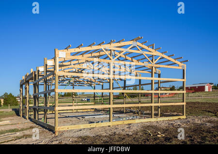 Garage Bau in der Vorstadt, usa. Parkett, Holz, Dachstuhl system. s-Gebäude. Stockfoto