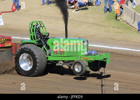 John Deere Traktor auf einem Traktor Pull Stockfoto