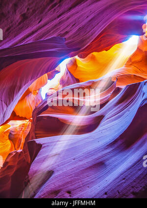 Magic Sunbeam in Steckplatz Bohrung Antelope Canyon Stockfoto