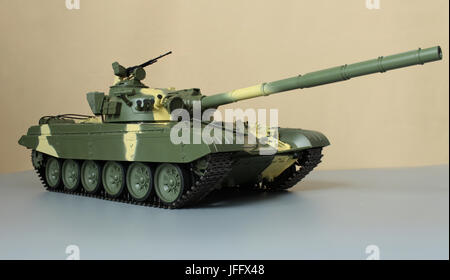 Leistungsstarke sowjetischer Panzer T-72 Stockfoto