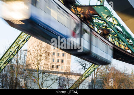 Die Wuppertaler Schwebebahn Stockfoto