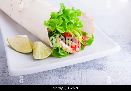 Hähnchen-Wrap-sandwich Stockfoto