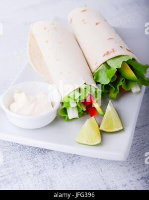 Gemüse-Wrap sandwiches Stockfoto