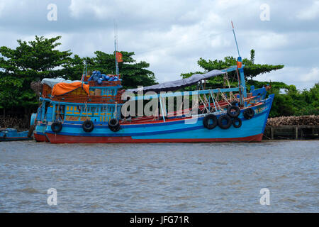 Bunte Fischerboot auf dem Mekong Fluss Stockfoto