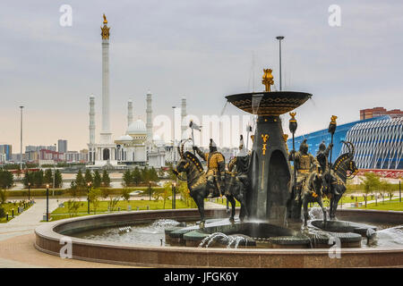 Kasachstan, Astana Stadt, neue Administrative Stadt, Kazak Yeli, kasachische Land, Denkmal, Hazret Moschee und Nationalgalerie Brunnen Stockfoto