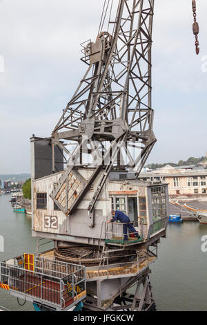 England, Somerset, Bristol, am Hafen, historischer Kran m vergossen Museum Stockfoto