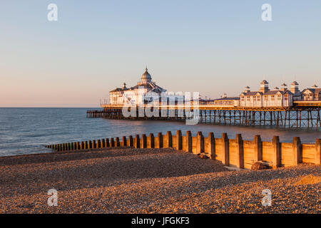 England, East Sussex, Eastbourne, Brighton Pier Stockfoto