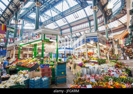 England, Yorkshire, Leeds, Leeds City Market aka Kirkgate Market, Interieur-Ansicht Stockfoto