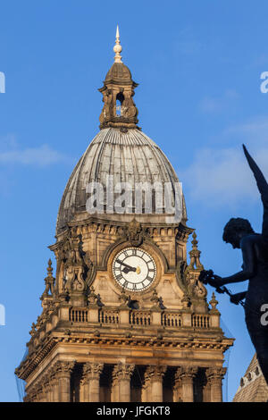 England, Yorkshire, Leeds, Leeds Town Hall, das Rathaus-Uhr Stockfoto