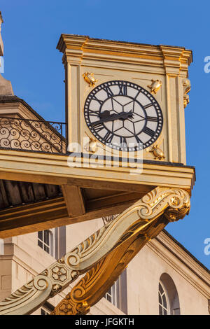 Yorkshire, England, Leeds, der Stadthalle Gold Uhr Stockfoto