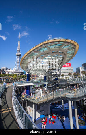 Japan, Nagoya City, Sakae Bezirk, Fernsehturm Nagoya und Oase 21 Quadrat Stockfoto