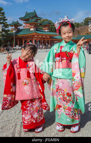 Stadt in Japan, Kansai, Kyoto, Heian Jingu Schrein, UNESCO-Welterbe, Shichi-Go-San-festival Stockfoto