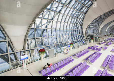 Thailand, Bangkok, Suvarnabhumi Airport, Abfahrtzusammentreffen Bereich Stockfoto